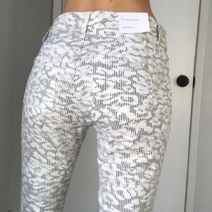 size 2 Calvin Klein skinny jeans new with tags !